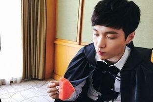 娱乐吃瓜张艺兴李易峰,娱乐圈的甜蜜瓜田